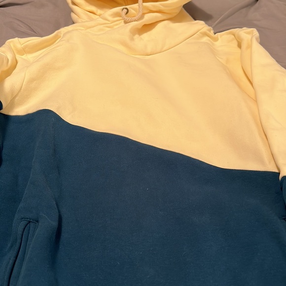 Ampersand Singlehood - Picture 2 of 4